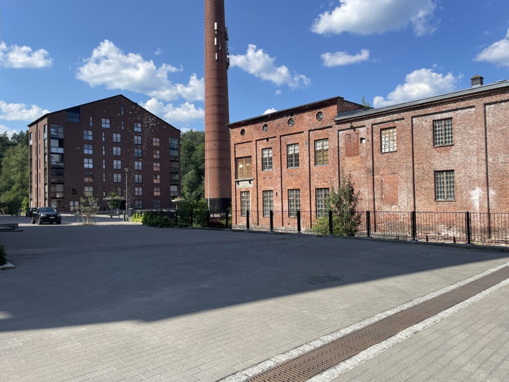 Kankaan paperitehtaan vanhoja rakennuksia.