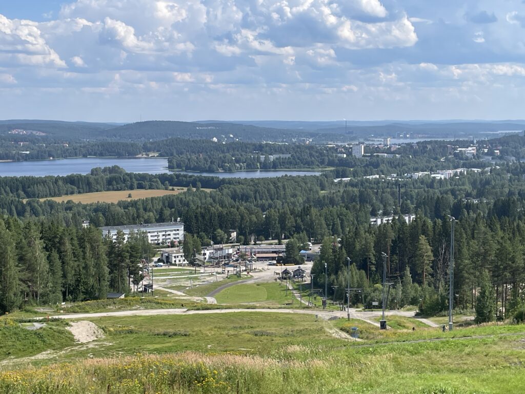 Näkymä Laajavuoren huipulta Kortepohjan suuntaan.